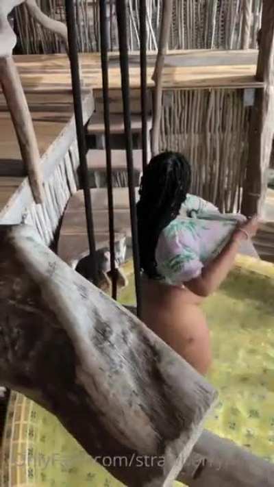 Upvote this so I can post her good shit😈💯