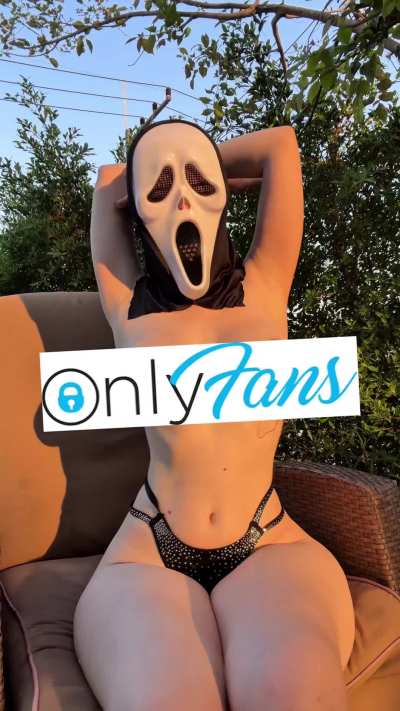 BOO 🔪 Don&rsquo;t be scared&hellip; it&rsquo;s just 25% off my OnlyFans for my favorite Reddit boys 💕