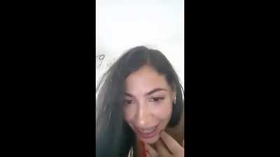 ISA MAGRINHA LINDA MOSTRANDO TUDO - LIVE COMPLETA NO PRIMEIRO COMENTARIO