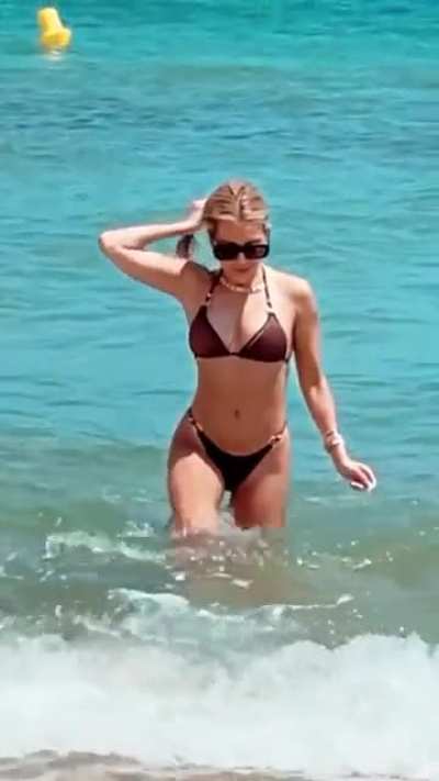 Die frau ist einfach so hei&szlig; 😍😍