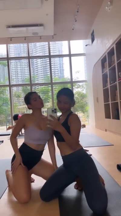 Heaven Peralejo & Krissha Viaje
