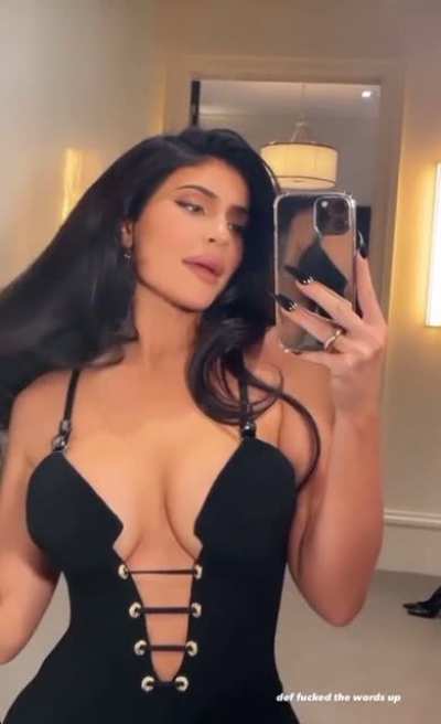 More sexy Kylie