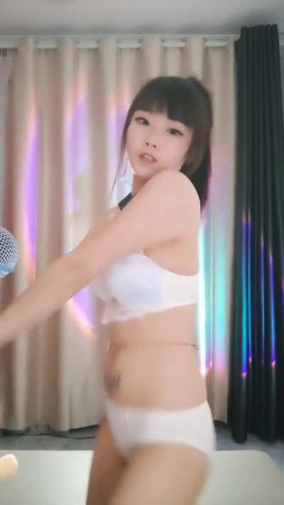 CBJ 七彩/半糖 暴躁小萌 🎵加特林 - 20230408
