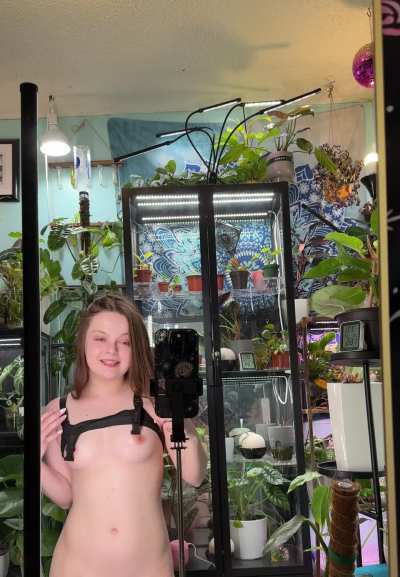 Just a cutie with a houseplant addiction