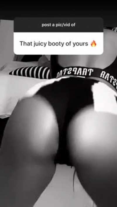 Nadia Rose twerking
