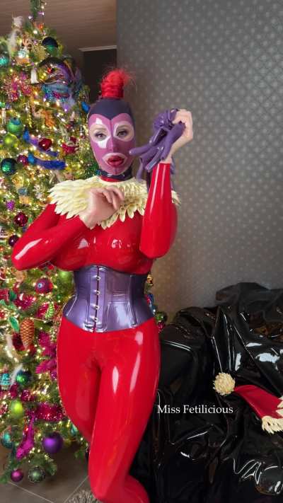 Christmas is over. Time for Santa to take a break and take off the latex&hellip;