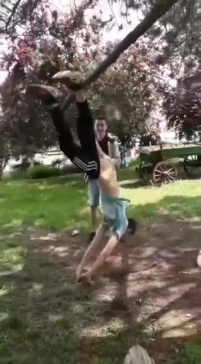 WCGW lollygagging on a branch