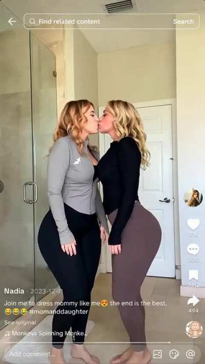 Nadia x mom kiss