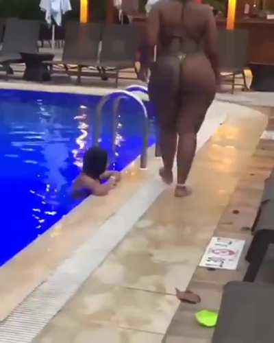 caked up 🫠 (you know that lady loves Cherokee&rsquo;s huge ass)