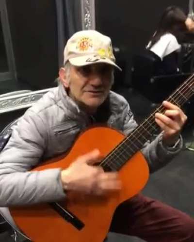 Italo Vegliante producing numerous sounds simultaneously