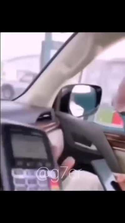 😭