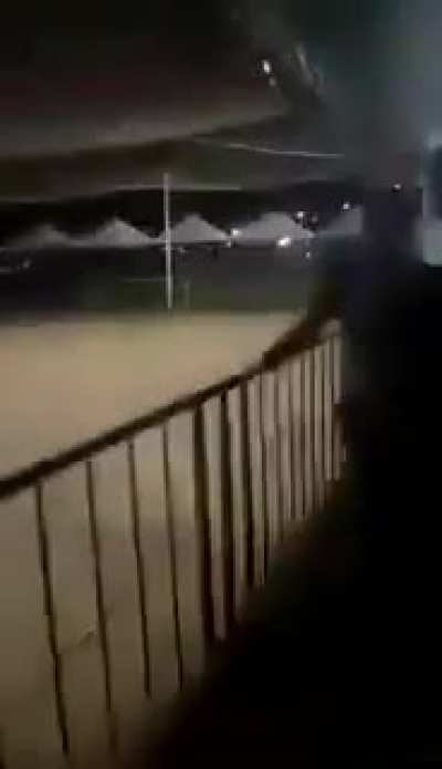'-'