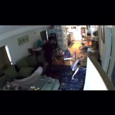Former NY Jets running back Zac Stacy beats his girlfriend in front of baby.