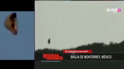 Monterrey, 2006, witnesses spot what they call "The Witch of Monterrey" flying over the mountain "Cierro de las Mitras". I noticed that it shares a similar shape with the 2015 metapod ufo seen in Spain. I haven't seen any direct comparisons yet, so let's 