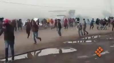 Normalistas vs cami&oacute;n en Tiripet&iacute;o Michoac&aacute;n