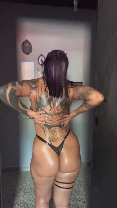 Oiled 🍑