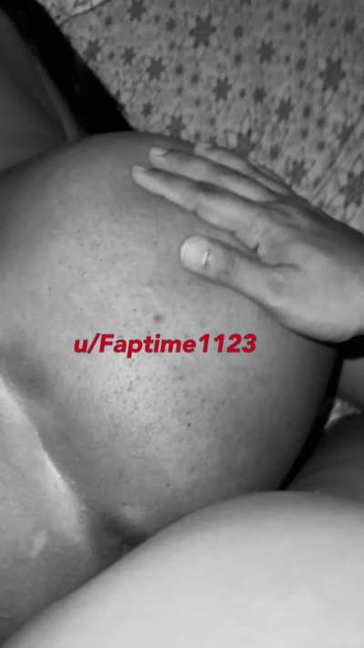 Here starts the weekend&hellip;.Ass slaps are love&hellip;the harder the better! (couple)😈🥵🤷🏻&zwj;♀️