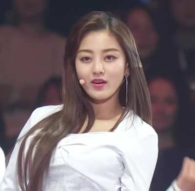 Stunning Jihyo