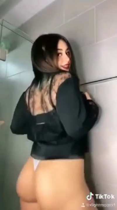 Más de xLightMoonx cómo le encanta provocar a esa putita, Upvotes para más vídeos de nuestra putita favorita 🔥🔥