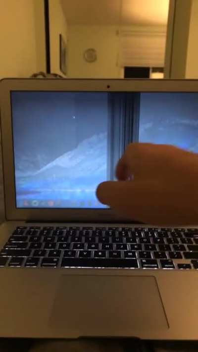 awesome MacBook self healing display moment (it&rsquo;s not reversed)