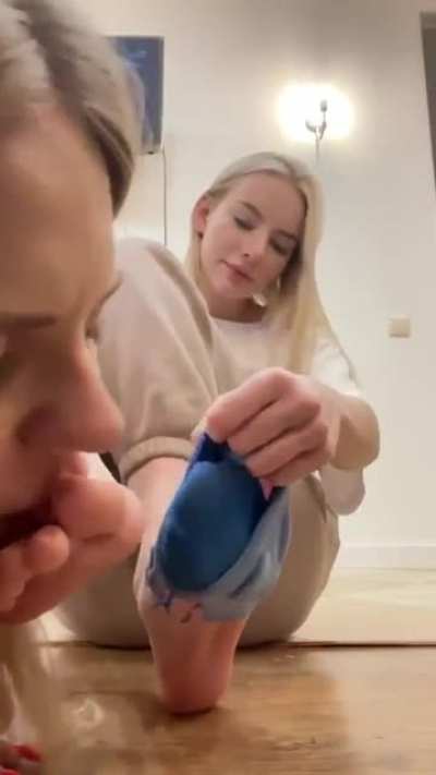 The mistress and her feet slave