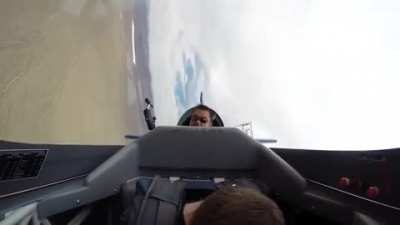 Kid recovers from G-LOC (G-force induced Loss Of Consciousness) like a pro