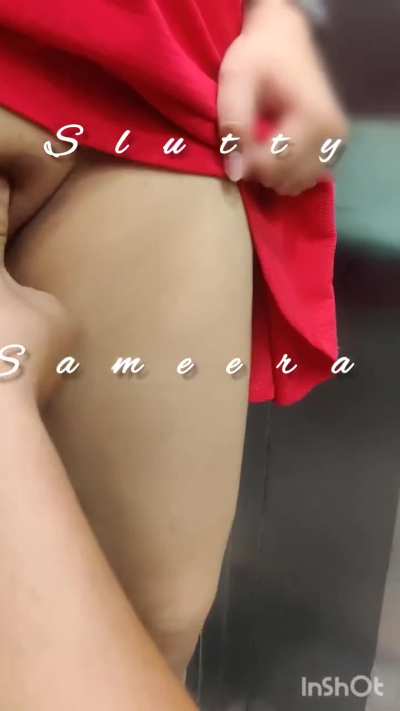 Dare in eleva<wbr>tor🥵🥵<wbr>Littl<wbr>e moments of excitement anywhere u can find.. Kept teasing by bending then he got a chance to touch🔥 Available to meet in Delhi/ NCR