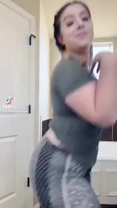 Big Bank 8 (Jiggly Booty Sooooo Big)🤤🏦🍑