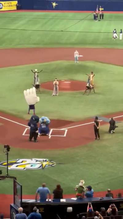 I have some questions about The pregame &ldquo;show&rdquo; at the trop