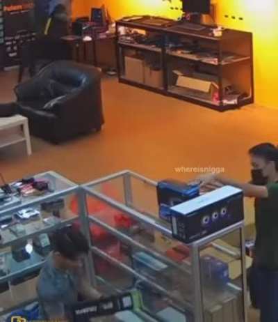 To shoot the web