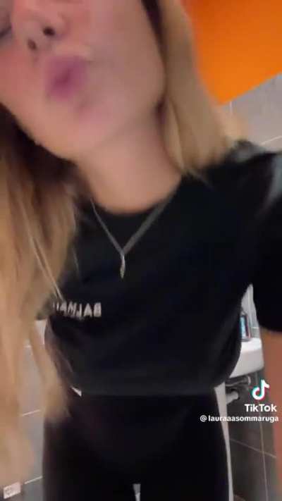 @lauraaasommaruga