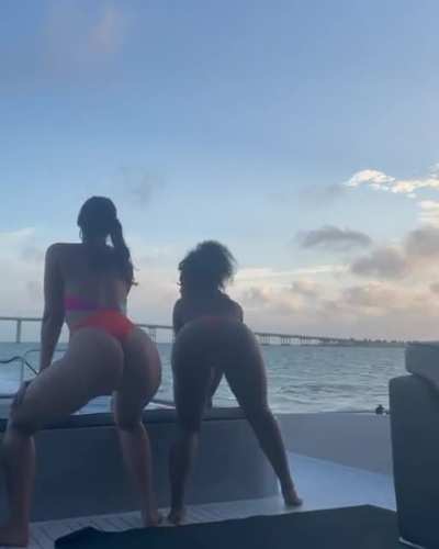 Moving 🍑