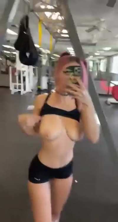 You catch me at the gym taking this&hellip;wyd?😈
