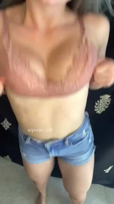 Do you like what&rsquo;s under my shirt?