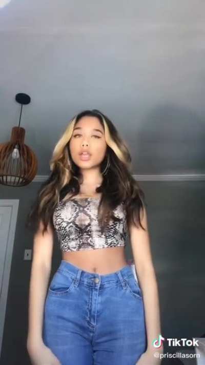 she&rsquo;s so hottt