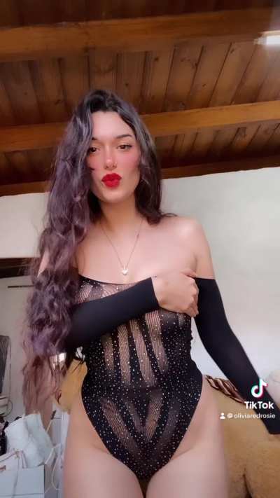 @oliviaredrosie