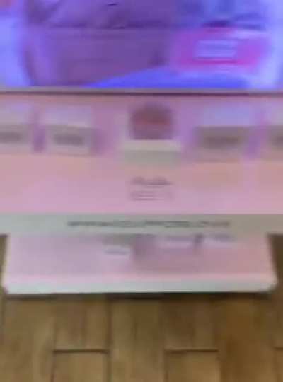 Stunned customers watch a brazen robbery at Ulta Beauty in Chicago