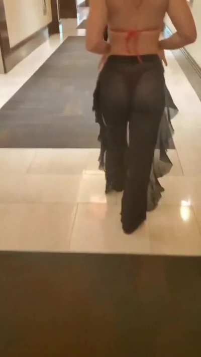 Following Melissa Santos 🍑