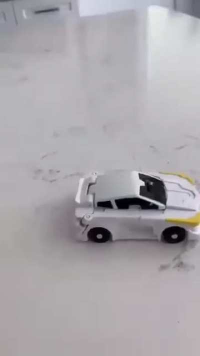 Шат ап энд тэйк май мани.