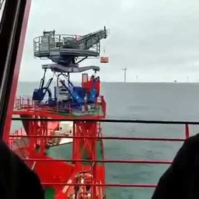 Crane stabilized for water work