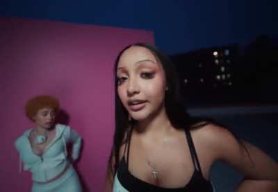 Boy's a liar but only when Ice Spice is touching her hair