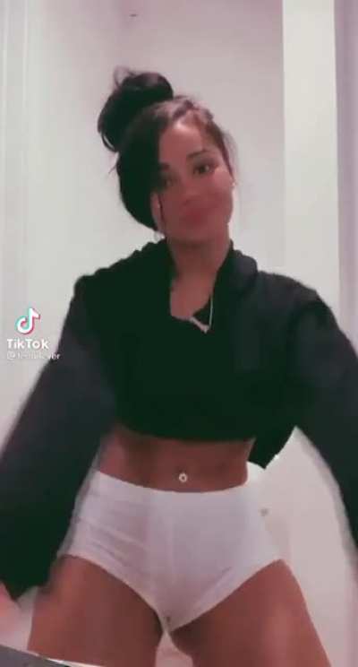 Cutie 🥰🍑