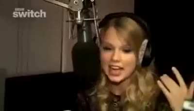 just taylor swift imitating a "minnesota soccer mom"