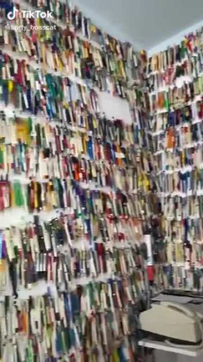 It's a room with pen decore
