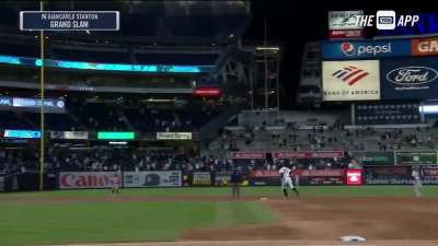 [Highlight] Giancarlo Stanton&rsquo;s first home run of the year is a 471 foot NO DOUBTER Grand Slam