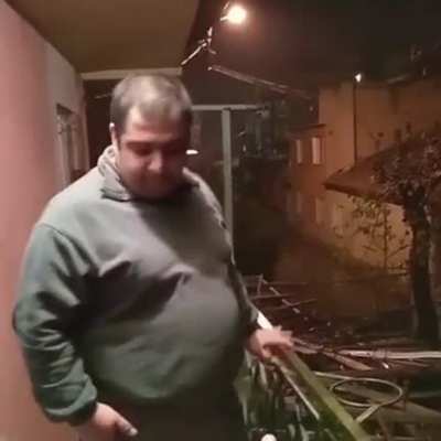 Bruh moment &ouml;yle bir andırki mahhalleye ANA canım sıkılıyo diye bağrırsın ve ona biri cevap verir hakketen b&ouml;lemi oluyo lan bir deneyim sjsjsjsjjsjsjsjsjss