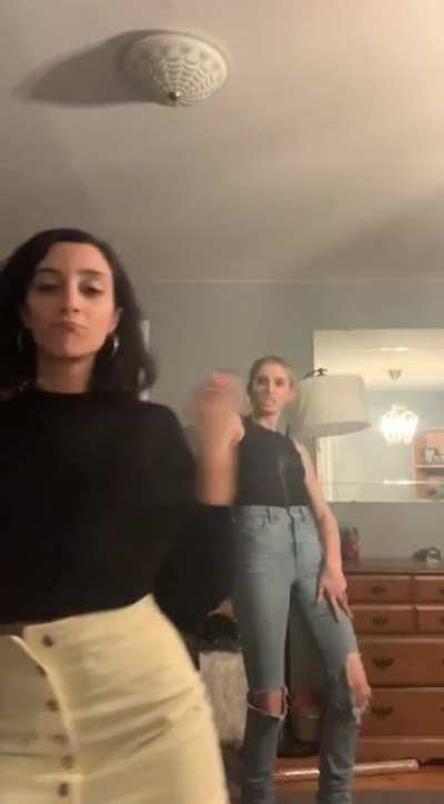 Does anyone know her @?