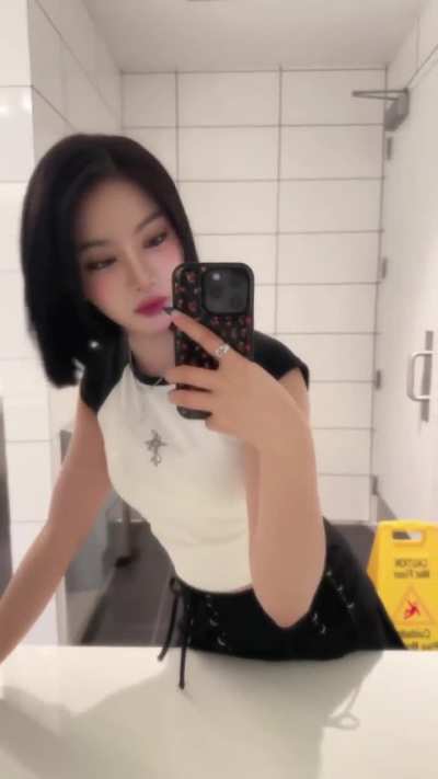 240726 Isa - STAYC YouTube Short Update (Beauty Bomb)