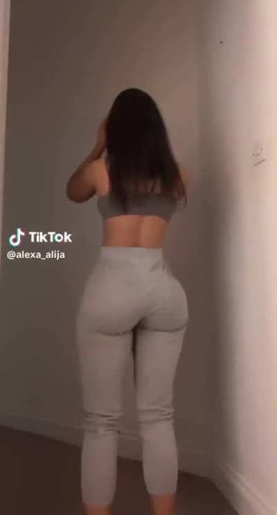 Alexa_alija