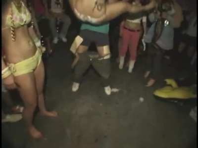 Japanese retro daggering! Very rare footage of Japanese dancehall from the Passa Passa era 🇯🇵
